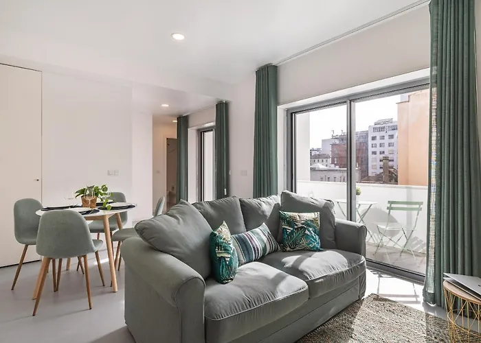 Succeed Campo Pequeno Apartments